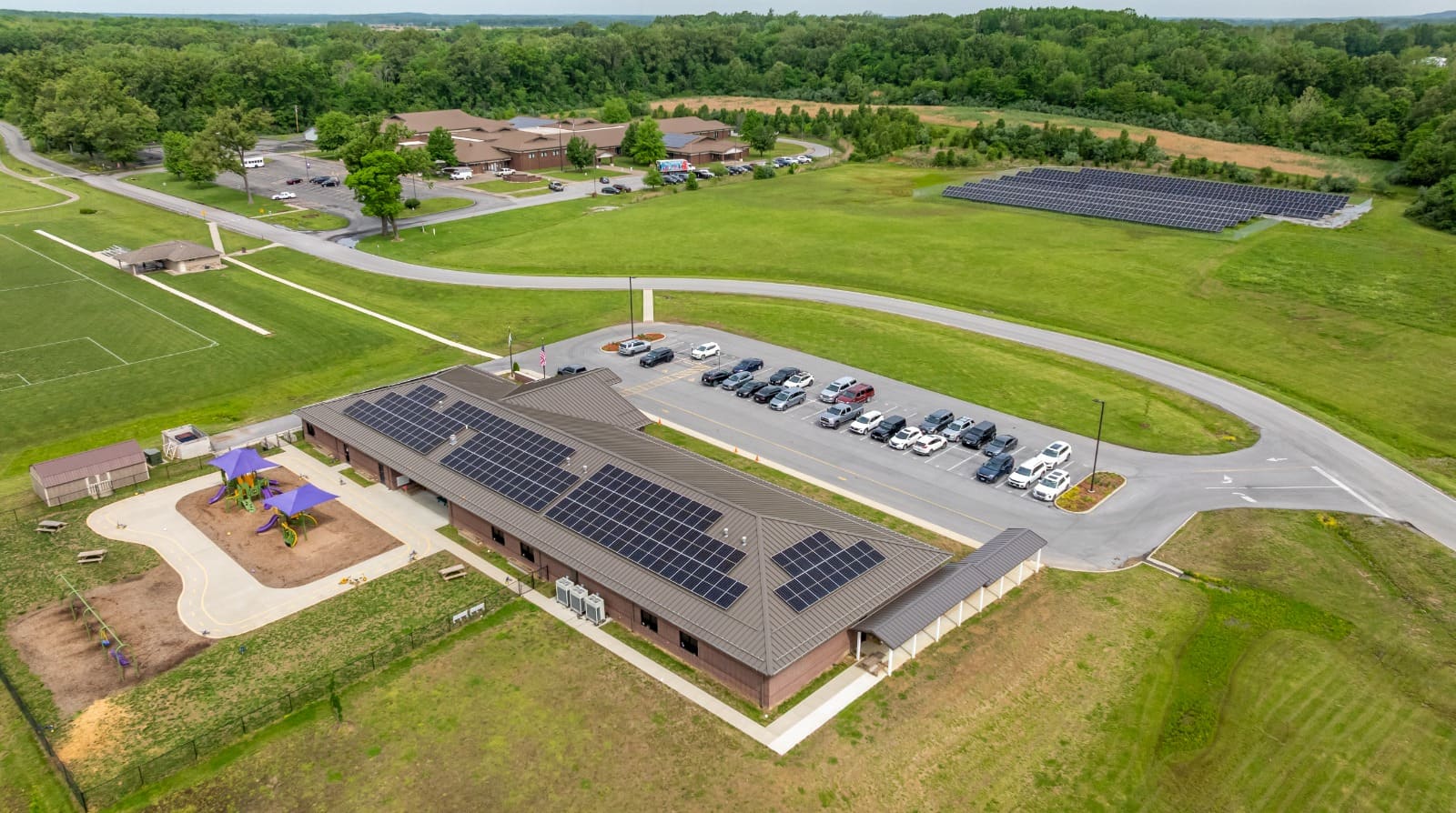 Community campus solar project in Harrisburg, Illinois